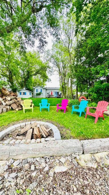 Great Sunset Waterfront Cottage. Deseronto Exterior foto